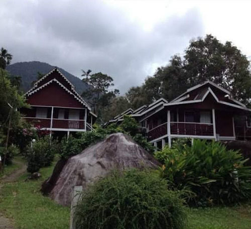 Marina Bay Resort & Restaurant Kampung Genting Esterno foto