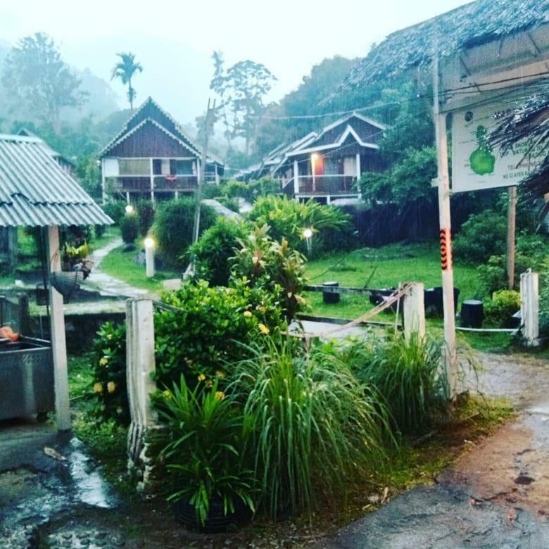 Marina Bay Resort & Restaurant Kampung Genting Esterno foto